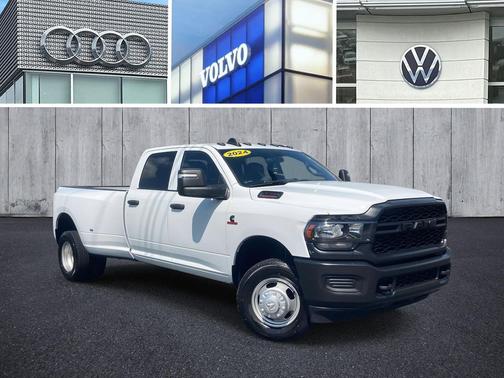 2024 RAM 3500 Tradesman Crew Cab 4x4 8' Box