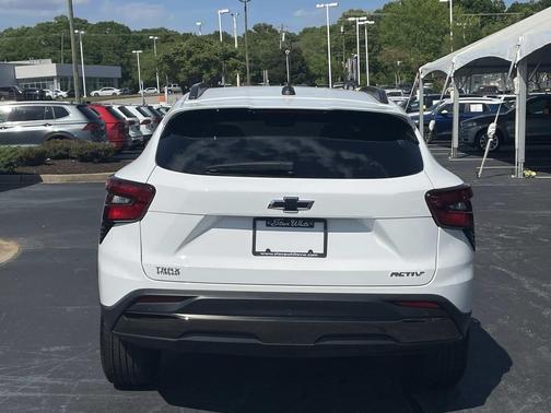 Summit White 2025 Chevrolet Trax FWD ACTIV