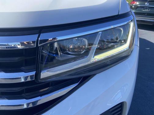 2021 Volkswagen Atlas Cross Sport 2.0T SE w/Technology