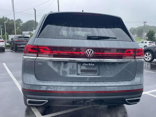 pure gray 2026 Volkswagen Atlas 2.0T SE w/Technology