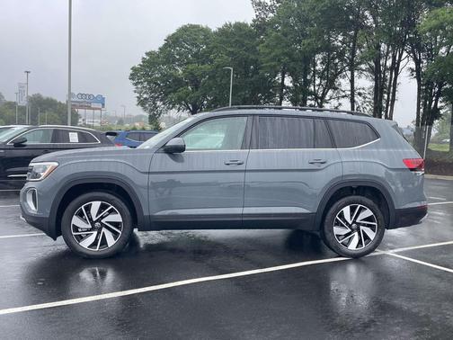 pure gray 2026 Volkswagen Atlas 2.0T SE w/Technology
