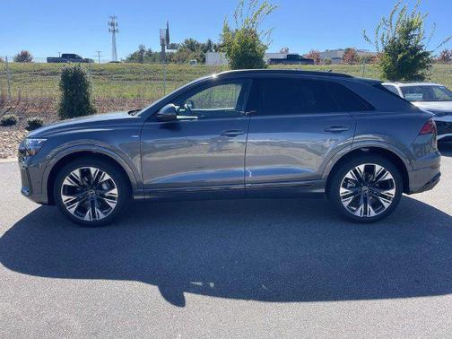 Daytona Gray 2027 Audi Q8 55 Premium Plus