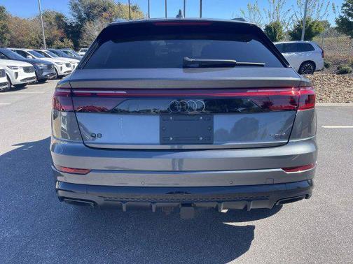 Daytona Gray 2027 Audi Q8 55 Premium Plus