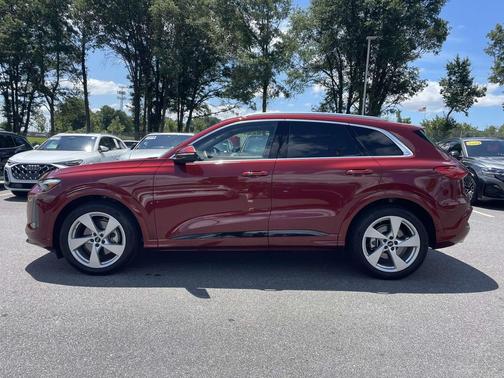 Grenadine Red Metallic 2025 Audi Q5 Prestige TFSI quattro S tronic