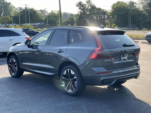 Forest Lake 2026 Volvo XC60 B5 Plus