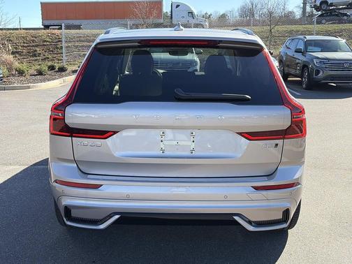 2026 Volvo XC60 B5 Ultra