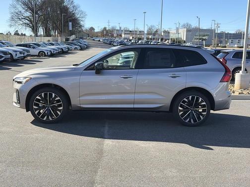 2026 Volvo XC60 B5 Ultra