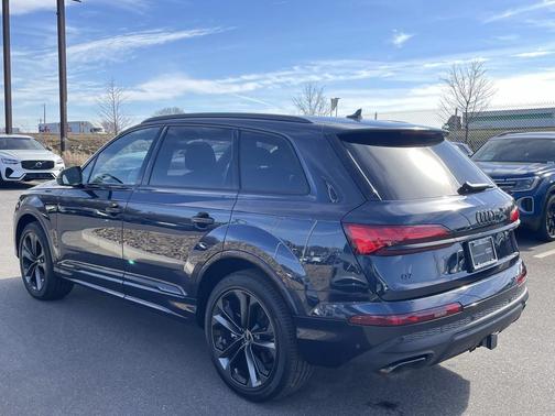 2025 Audi Q7 55 Premium Plus