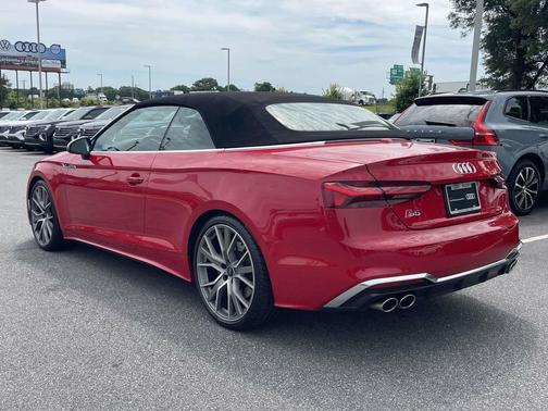 Tango Red Metallic/Black Roof 2023 Audi S5 Premium Plus TFSI quattro Tiptronic
