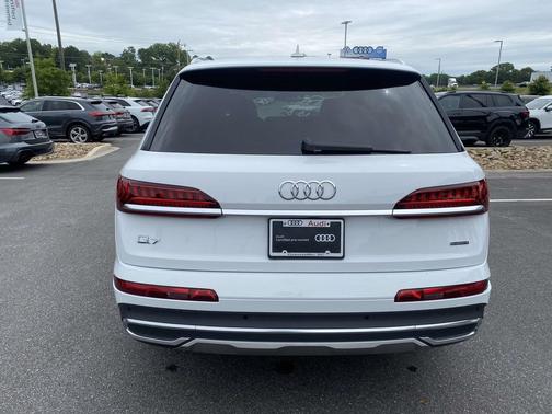 Carrara White 2023 Audi Q7 45 Premium Plus