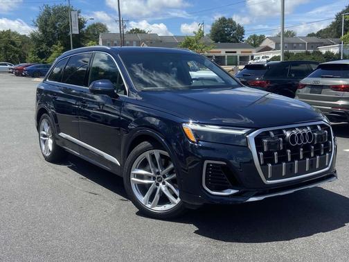2025 Audi Q7 55 Premium Plus