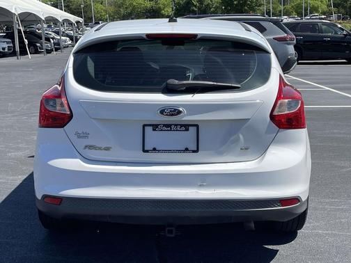 Oxford White 2014 Ford Focus SE