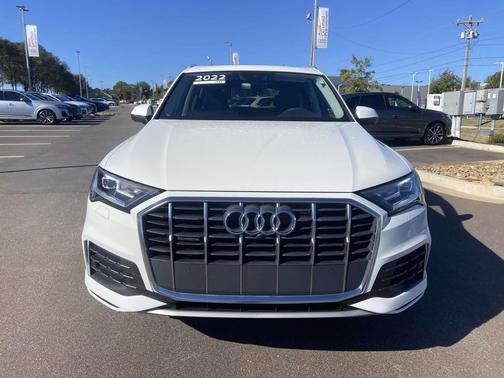 2022 Audi Q7 45 Premium