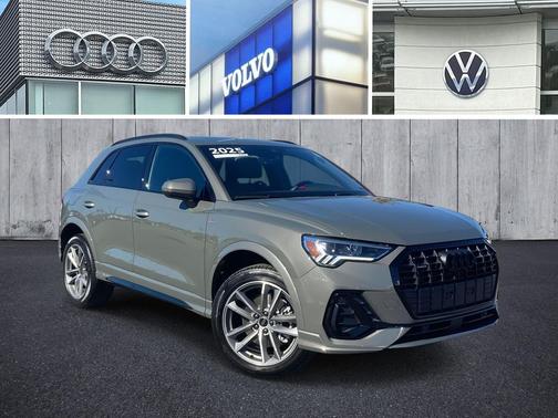 2025 Audi Q3 Premium 45 TFSI S line quattro Tiptronic