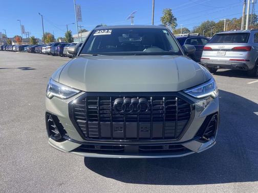 2025 Audi Q3 Premium 45 TFSI S line quattro Tiptronic