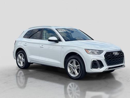 White 2025 Audi Q5 55 S line Premium Plus