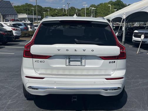 2023 Volvo XC60 B5 Plus Bright Theme