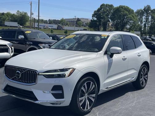 2023 Volvo XC60 B5 Plus Bright Theme