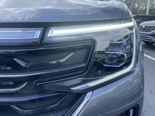 2025 Volkswagen Atlas 2.0T SEL Premium R-Line 4MOTION