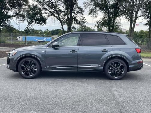 Daytona Gray 2026 Audi Q7 55 Prestige