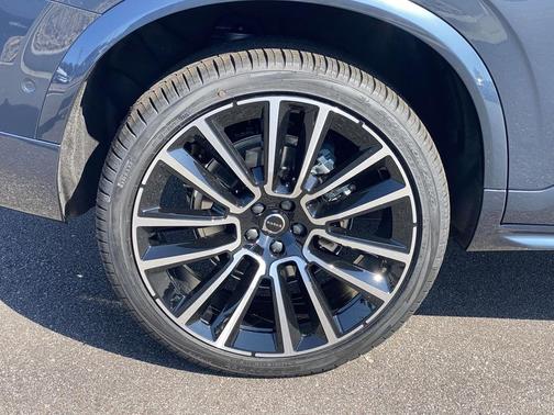 2026 Volvo XC90 B5 Plus 6-Seater