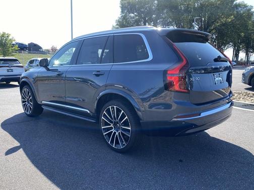 2026 Volvo XC90 B5 Plus 6-Seater