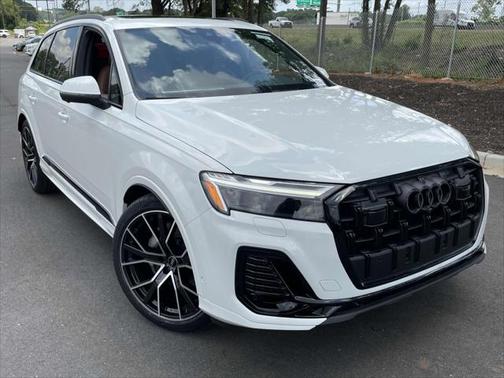 2025 Audi Q7 55 Premium Plus