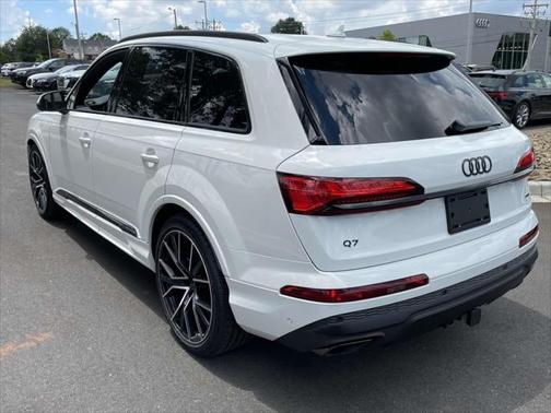 2025 Audi Q7 55 Premium Plus