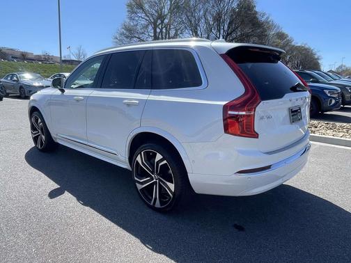 2024 Volvo XC90 B6 Ultimate Bright Theme 7-Seater