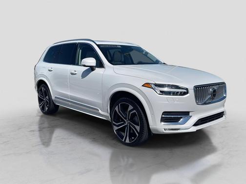 2024 Volvo XC90 B6 Ultimate Bright Theme 7-Seater