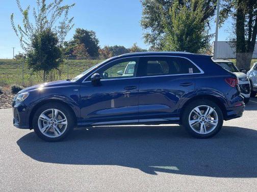 Navarra Blue Metallic 2022 Audi Q3 45 S line Premium Plus