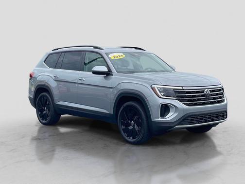 silver mist metallic 2026 Volkswagen Atlas 2.0T SE w/Technology