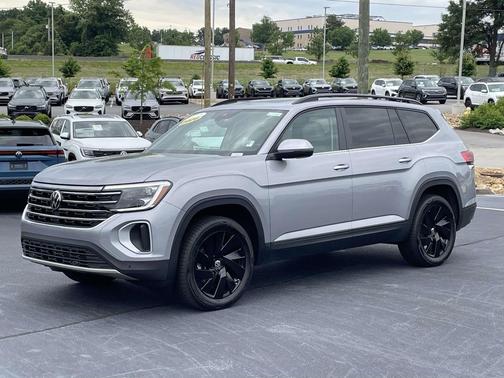 silver mist metallic 2026 Volkswagen Atlas 2.0T SE w/Technology