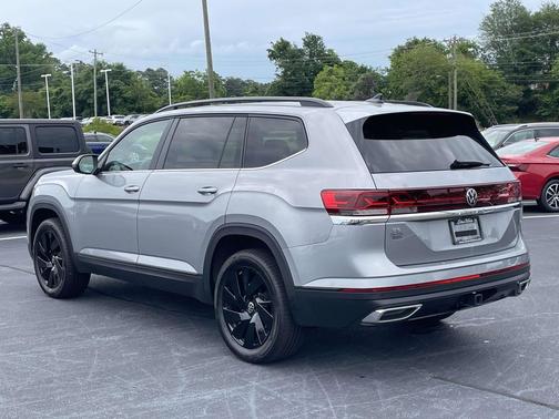 silver mist metallic 2026 Volkswagen Atlas 2.0T SE w/Technology