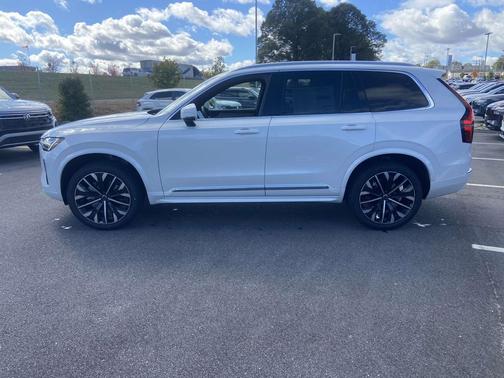 2026 Volvo XC90 B5 Core