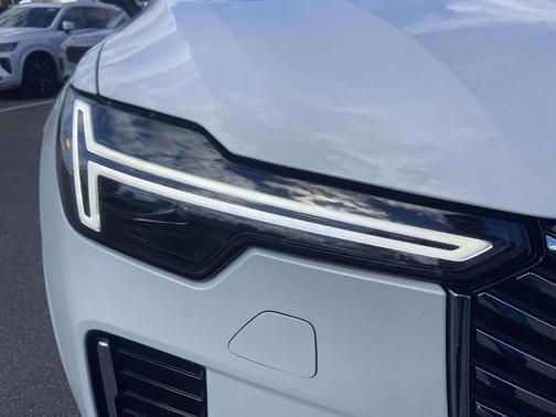 2026 Volvo XC90 B5 Core