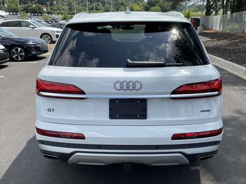 2025 Audi Q7 55 Premium Plus