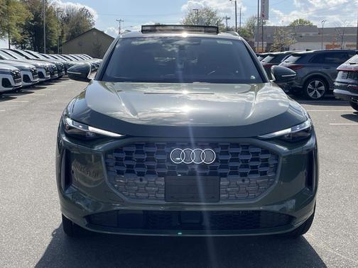 District Green Metallic 2026 Audi Q5 Premium Plus TFSI quattro S tronic