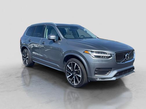 2020 Volvo XC90 T6 Momentum
