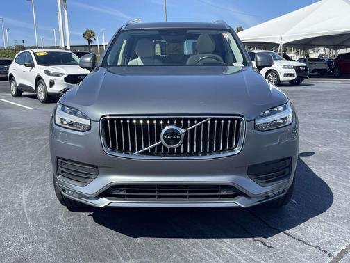 2020 Volvo XC90 T6 Momentum