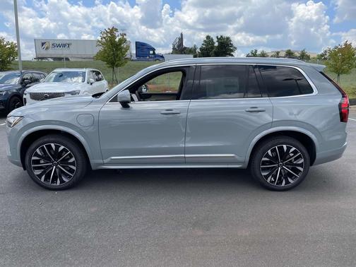 2026 Volvo XC90 Plug-In Hybrid T8 Plus 7-Seater