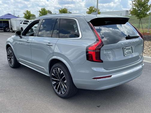 2026 Volvo XC90 Plug-In Hybrid T8 Plus 7-Seater