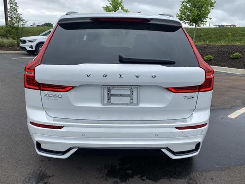 2025 Volvo XC60 Plug-In Hybrid T8 Plus