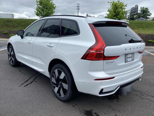 2025 Volvo XC60 Plug-In Hybrid T8 Plus