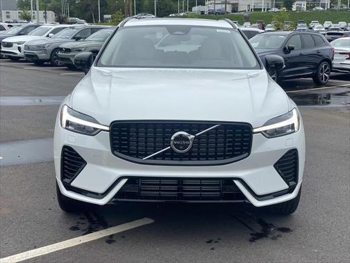 2025 Volvo XC60 Plug-In Hybrid T8 Plus