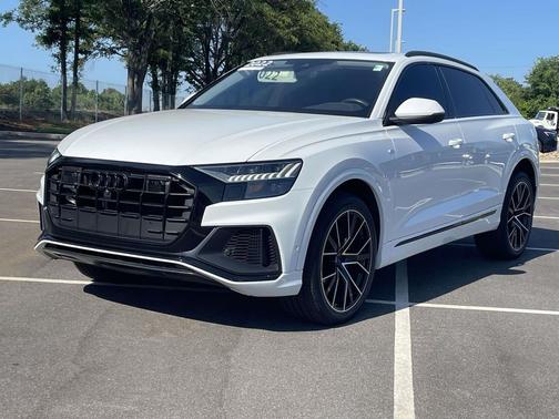 Glacier White Metallic 2023 Audi Q8 55 Premium Plus