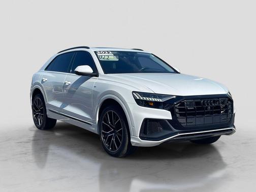 Glacier White Metallic 2023 Audi Q8 55 Premium Plus