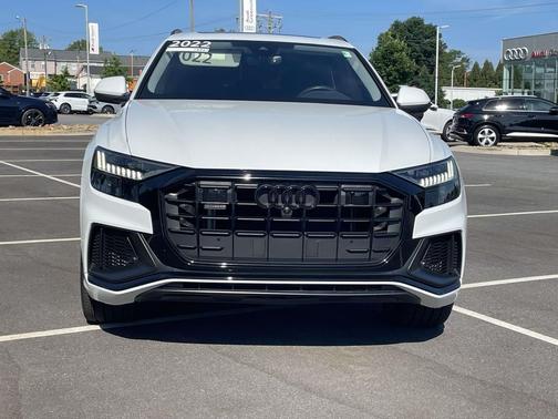 Glacier White Metallic 2023 Audi Q8 55 Premium Plus