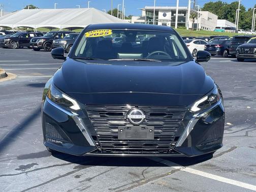 Super Black 2025 Nissan Altima SL FWD