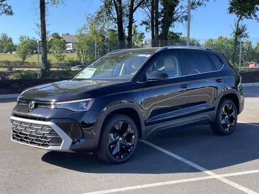 Deep Black Pearl 2026 Volkswagen Taos SE